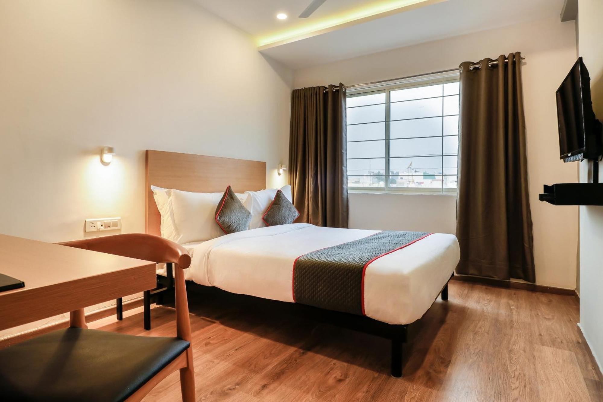 Super Townhouse The Landmark Indore Exterior photo